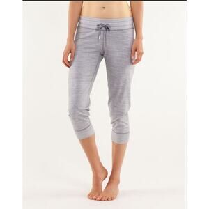 Lululemon Capri Drawstring Sz 10 Tea Lounge Crop Commuter Denim White Fossil